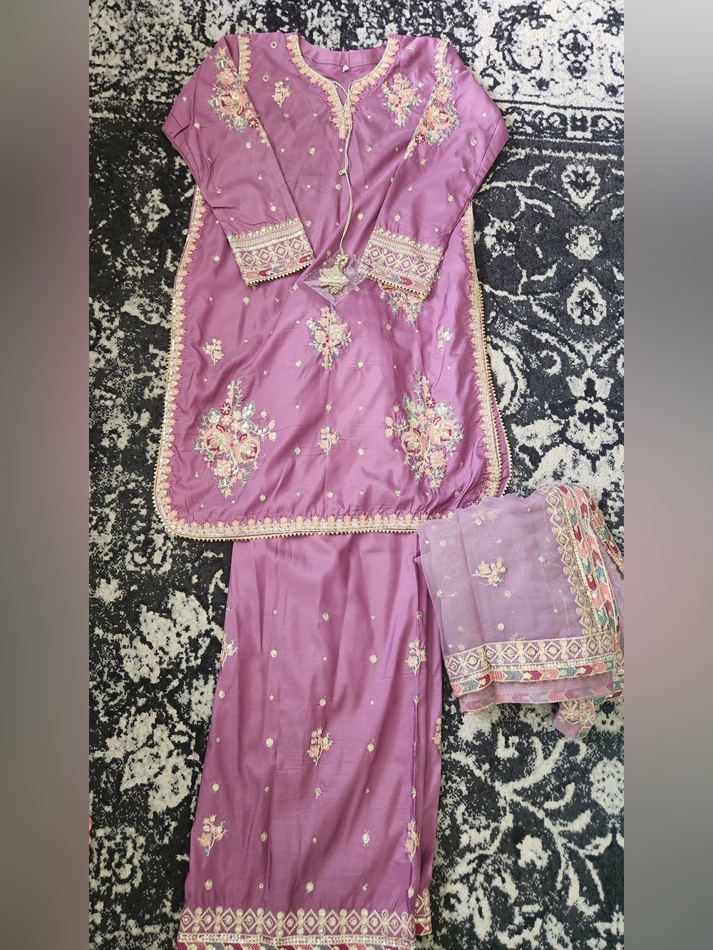 Womens Embroidered Kurta & Plaazo Set 3 Peice